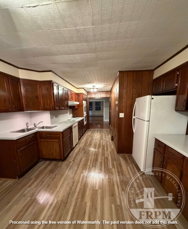 Building Photo - 318 Wood St Unit 3