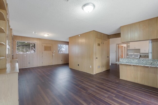 Photo - 2202 State St