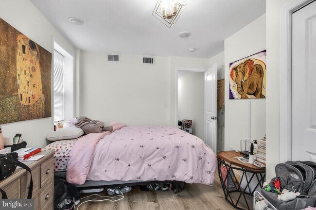 Photo - 537 N 33rd St Unit 2