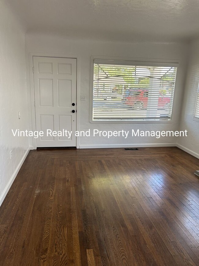 Photo - Updated 2 Bedroom Classic Home That's Ready To Go!!!