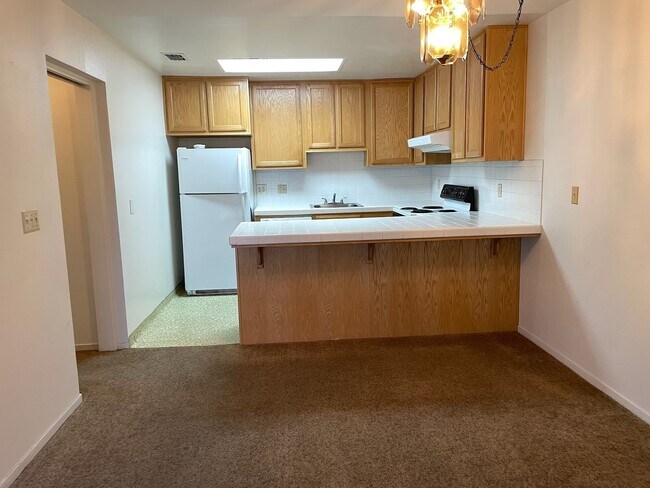 14121 Grand Ave
