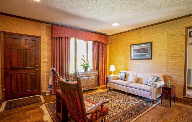 Photo - 404 Mount Vernon Rd