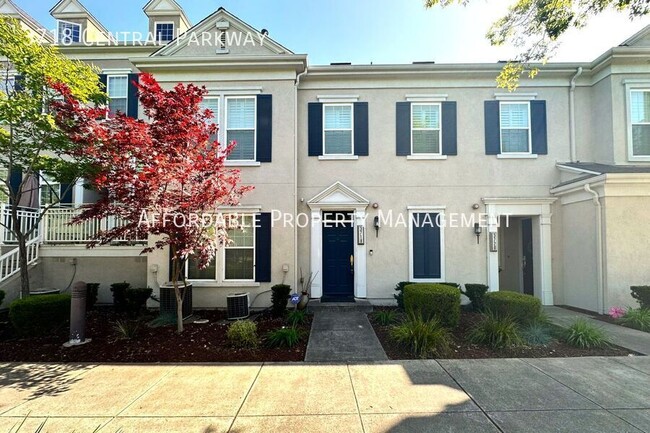 Photo - 3718 Central Pkwy Rental