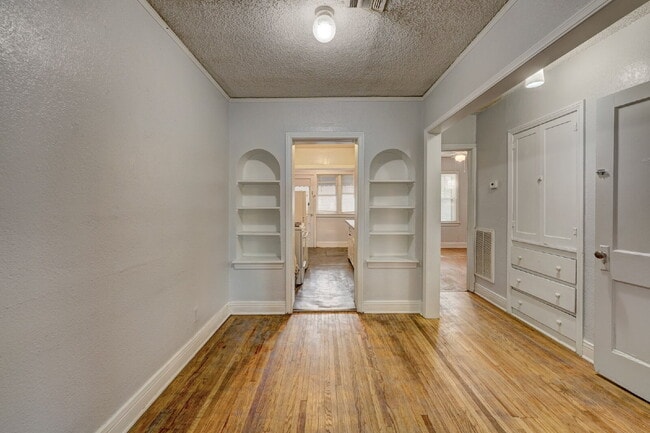 Photo - Beautiful half duplex available September in the Pearl District!