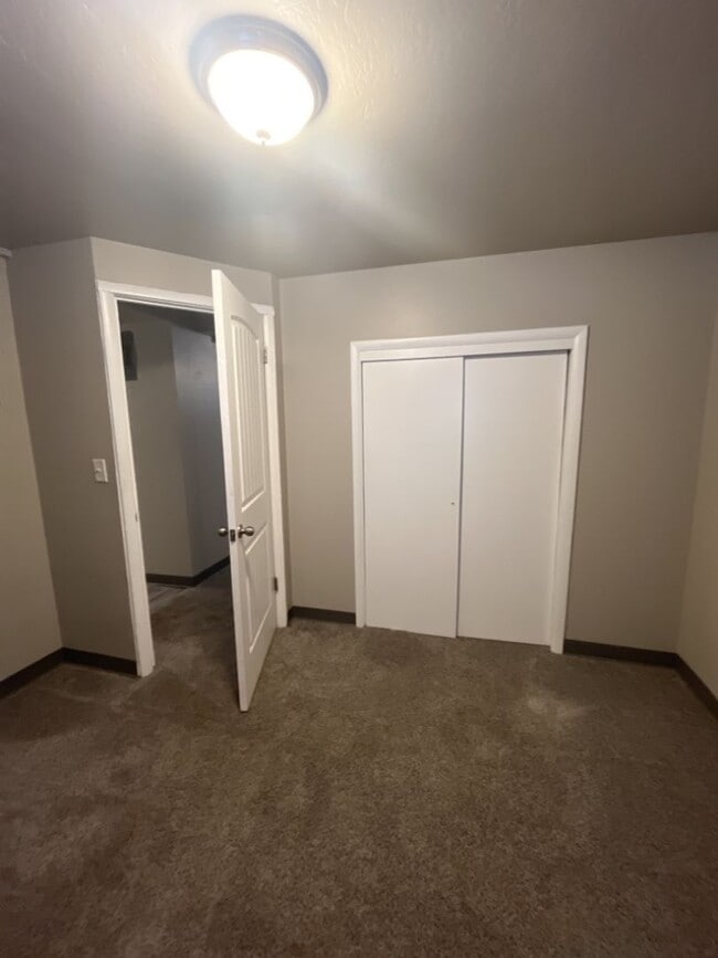 Building Photo - 1815 Stoddard St Unit Downstairs Rental