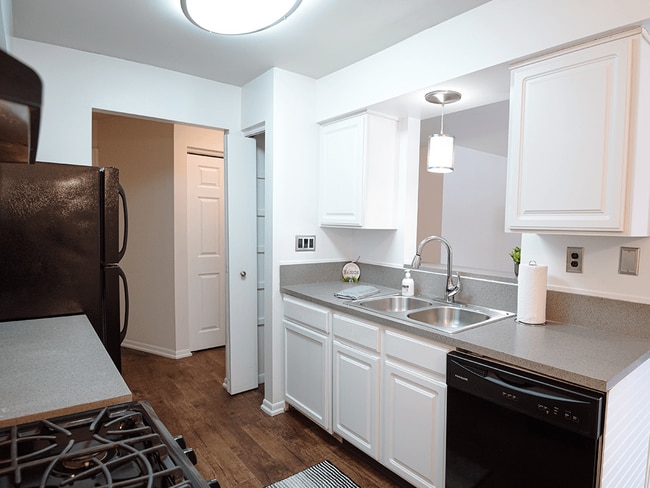 Double-Galley Kitchen Layouts - Old Farm Shores