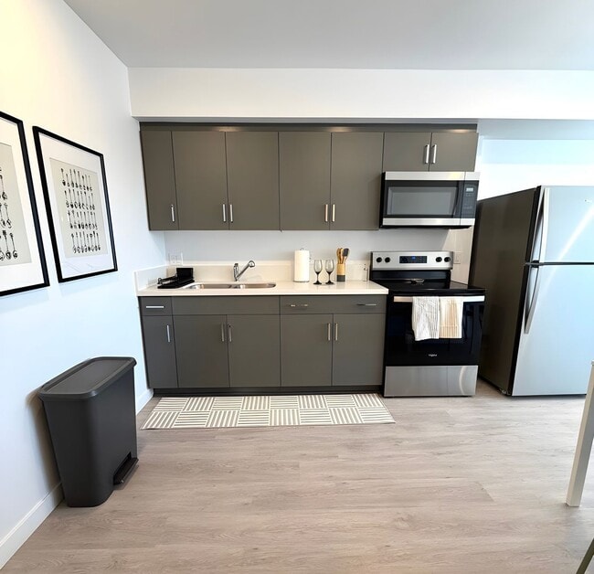 7518 S Hoover St Unit 301a
