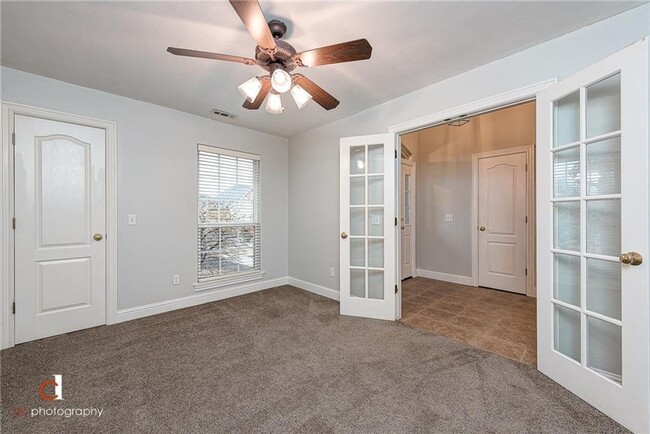 Photo - Spacious 4BR Home in Rogers!!!!