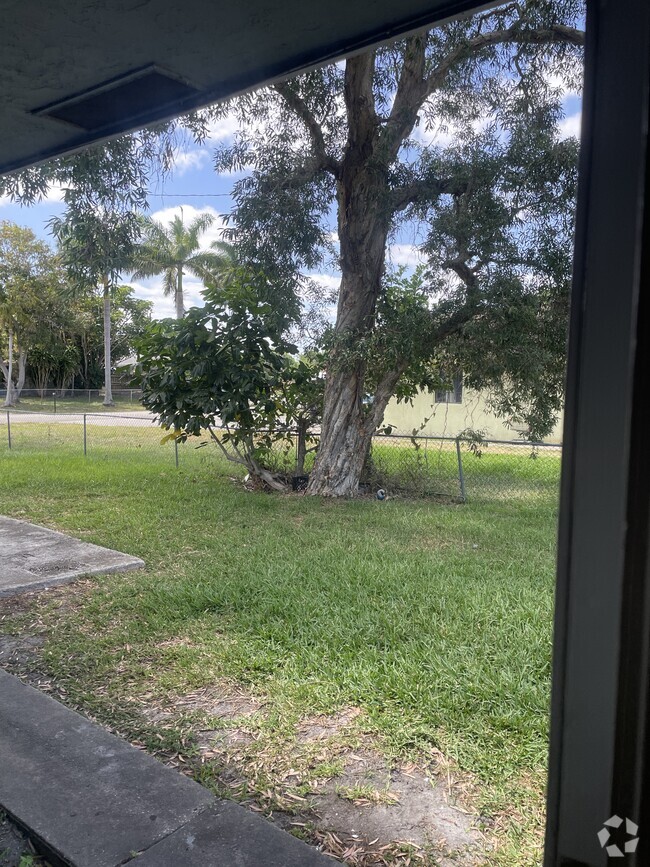 Building Photo - 1570 E Breezy Ln Unit 1570 A East Breezy lane Rental