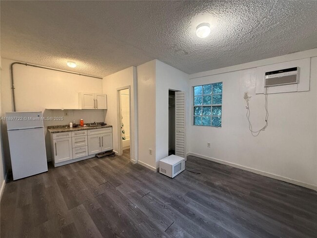 Photo - 552 NW 1st St Unidad 3
