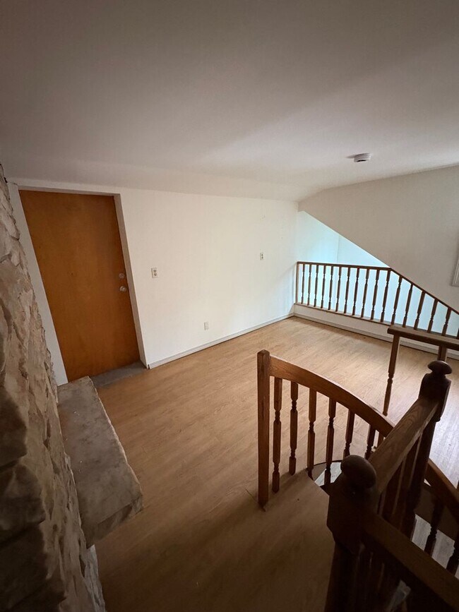 Photo - Renovated 2br Loft Apartment(Heat Included) Unit 18