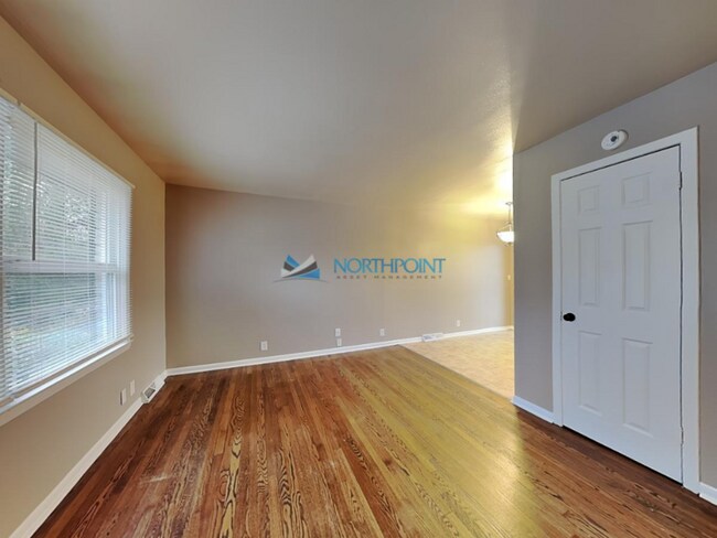 Photo - 5602-5604 N Strathbury Ave