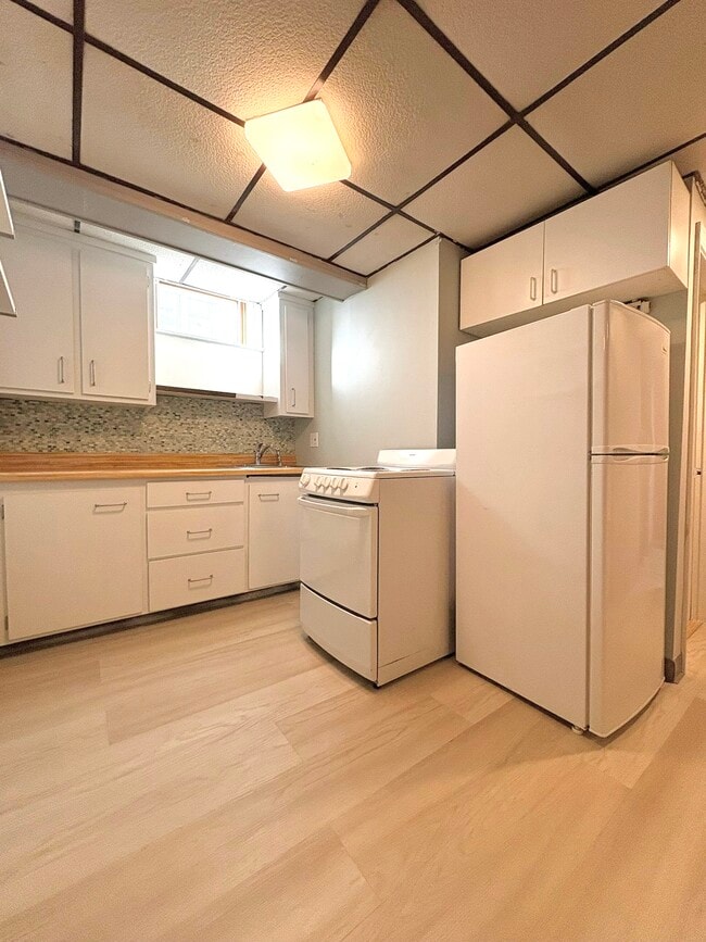 Full Kitchen - 397 Boylston St Unit 1