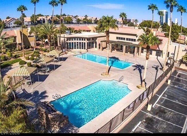 Photo - 5044 River Glen Dr Unidad 148