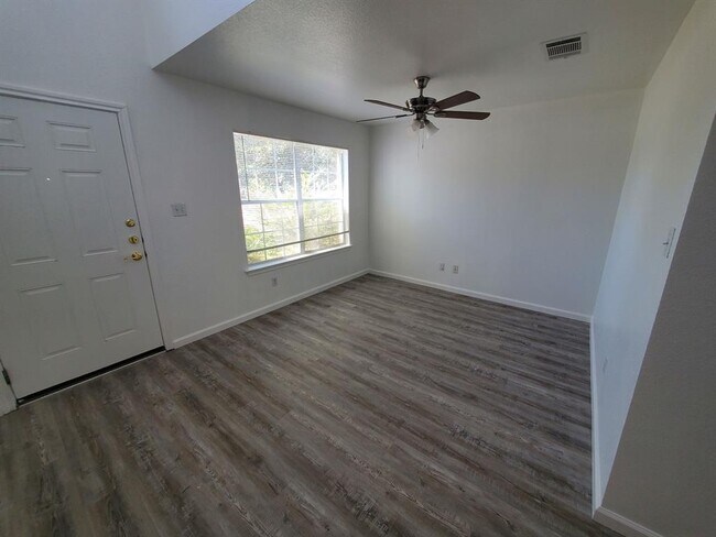 Photo - 1014 Glen Meadow Cove