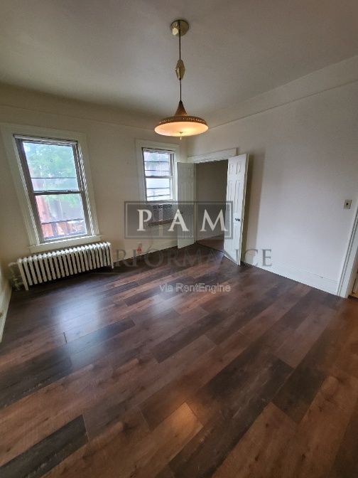 Photo - 919 E Brady St