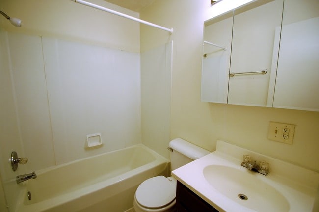 Photo - Williamsburg Apartment Homes