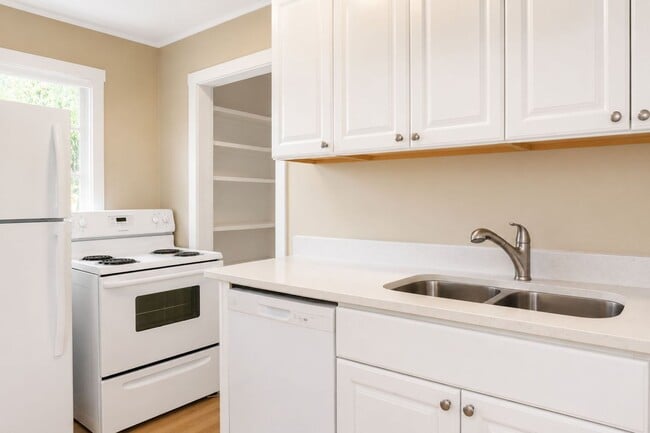 Photo - 1 Bedroom, 1 Bathroom Home for Rent in Zephyrhills!
