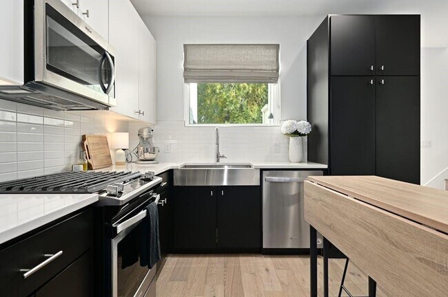 Photo - 5212 Huisache St Townhome