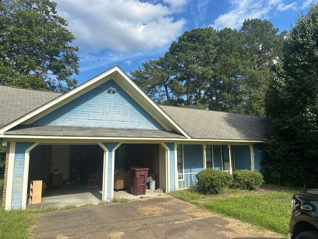 Building Photo - 108 Mulberry Dr