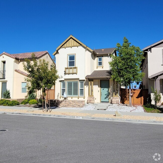 Building Photo - E. Ventura Newer Construction 3+2.5 bath H... Rental