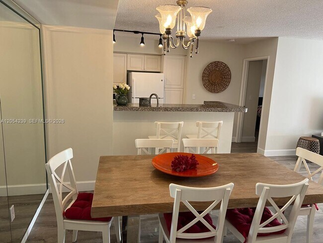 19901 E Country Club Dr Unit 2207
