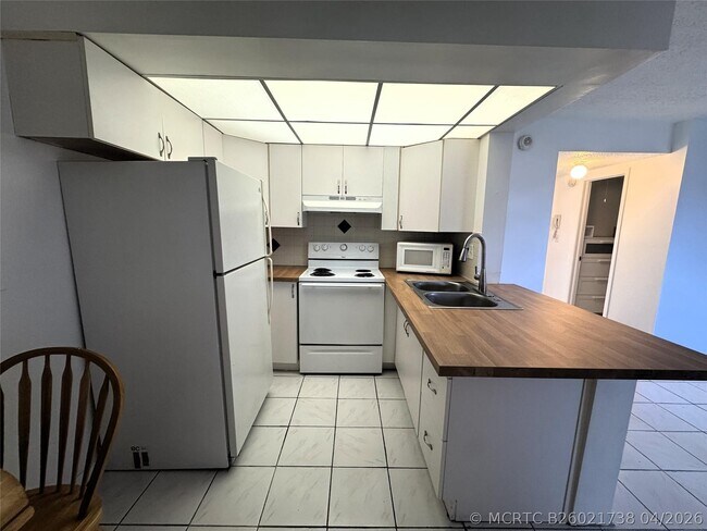 Photo - 1701 Buchanan St Unit 203