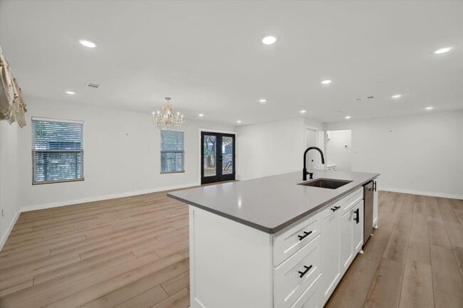 Photo - 600 N Jordan St