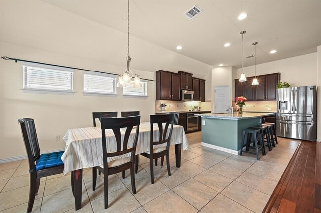 Photo - 703 N Emory Cove
