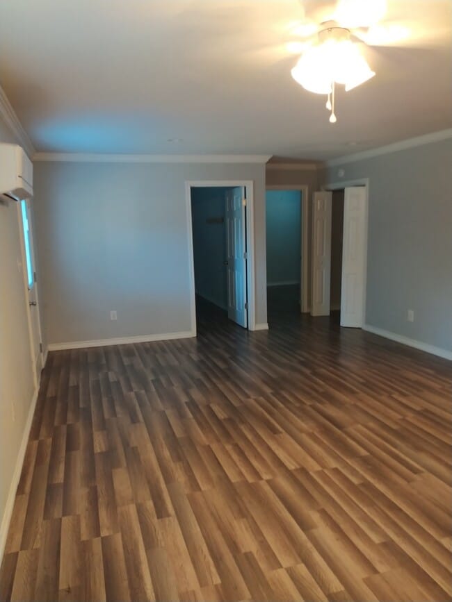Photo - 185 George Thomas Rd