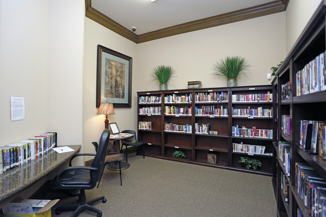 Photo - The Huntington at Buda - Senior