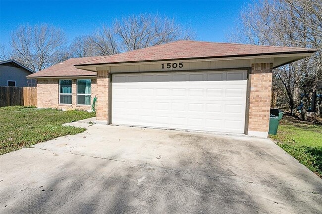 Photo - 1505 Quail Valley Dr House