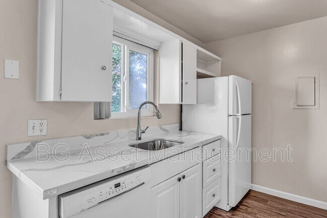 Photo - 1938 Ethan Way Unit 7