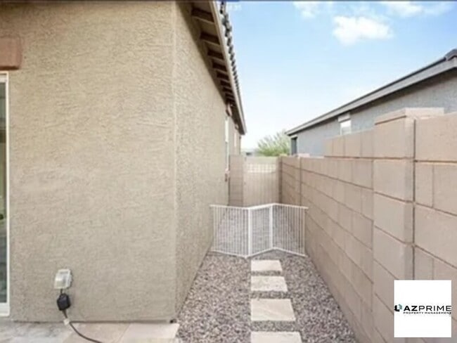 Building Photo - Nice Homes