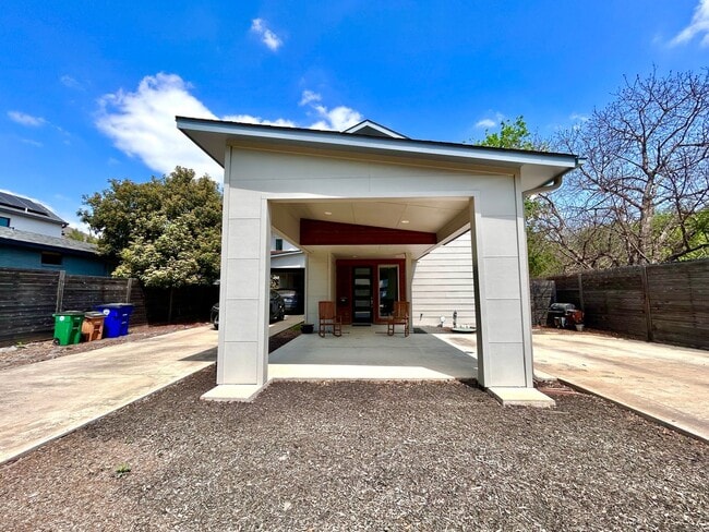 Photo - 930 E 54th St