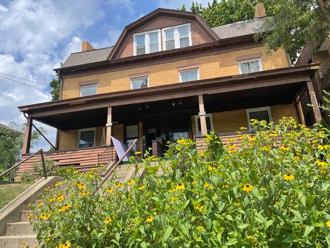 Photo - 6319 Monitor St