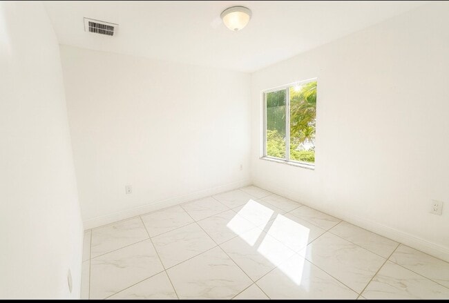 Photo - MUST SEE -2/2/1+OPEN DEN-DUPLEX IN GREENBR...