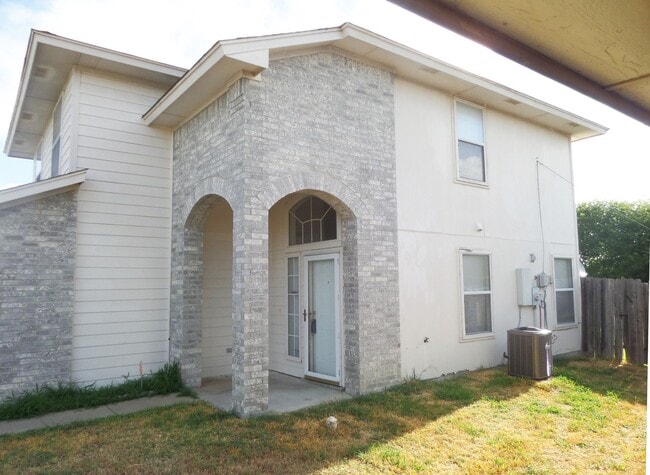 Photo - 1312 Saddle Dr