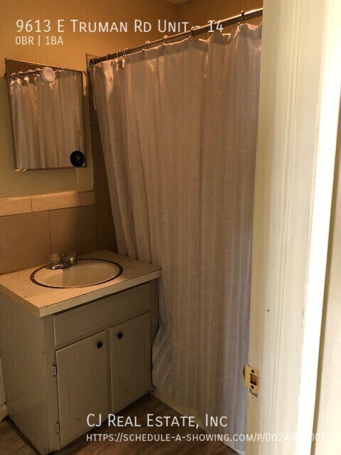 Photo - 9613 E Truman Rd