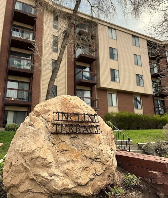 Building Photo - 1 Bedroom Condo Near UofU!