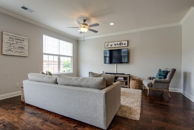 Photo - 3-bedroom, 2.5-bath home with a 2-car garage in the sought-after Gateway Village community of Fra...