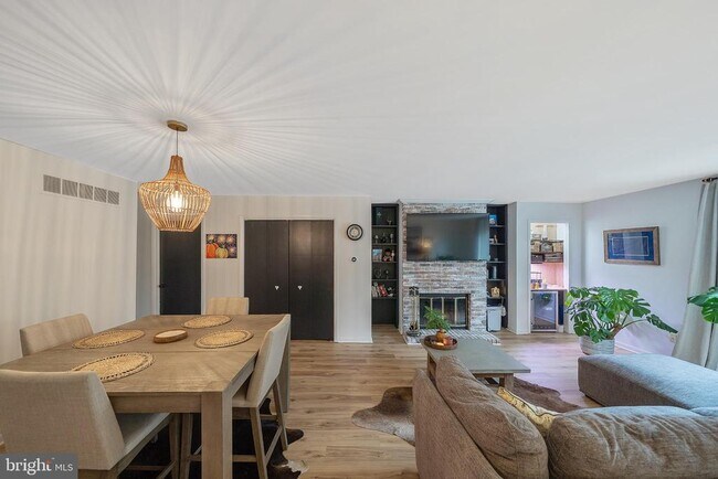 Photo - 7 Foxtail Ct