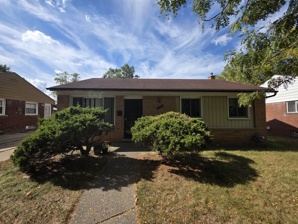 Photo - 12949 Bramell