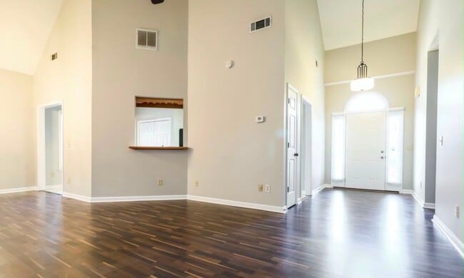 Photo - 773 Wilkes Dr