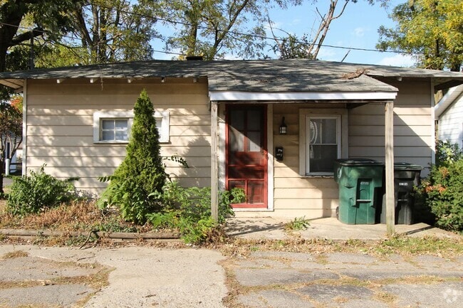 Building Photo - 1711 N Ball Ave Unit 1711 1/2 N Ball Ave. Rental