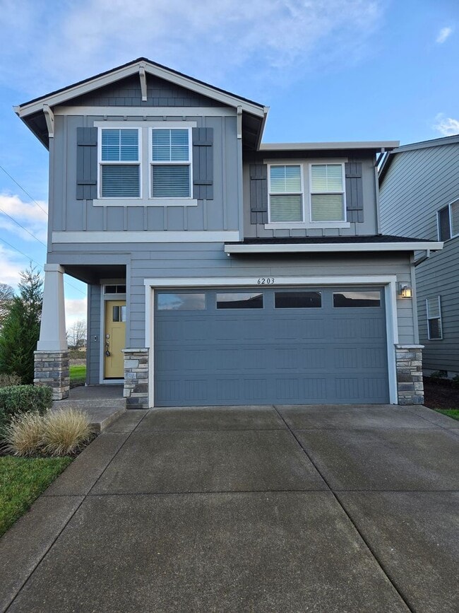 Building Photo - 3 bedroom 2.5 bath home in Albany; convenient commuting location to Salem, Lebanon, Corvallis