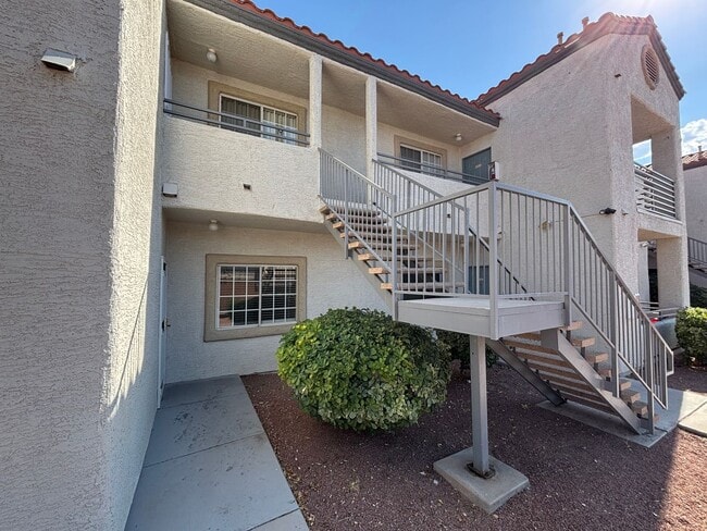 Building Photo - Beautiful 2Bed/2Bath home located in the C...