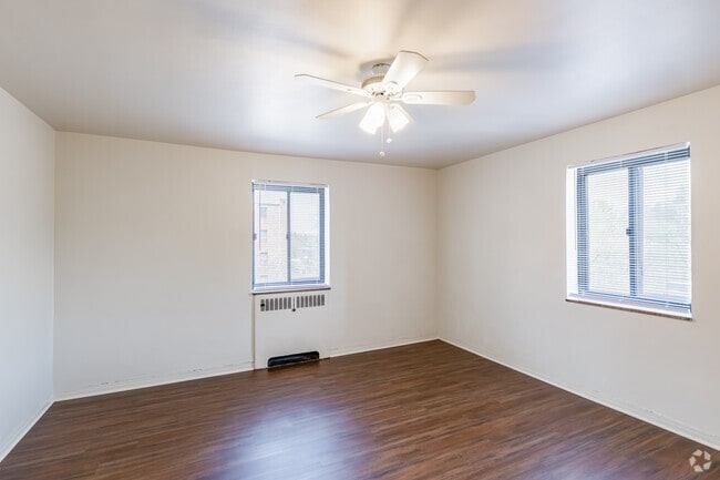 2BR,1BA-850SF