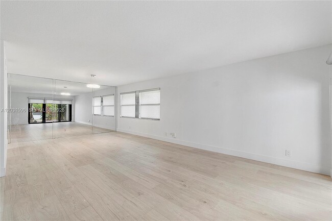 Photo - 398 Fern Dr
