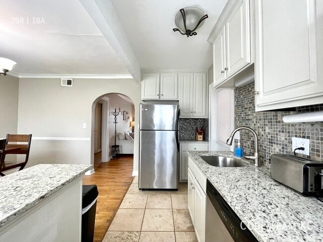 Photo - 1107 W 45th St Unit 1101-2